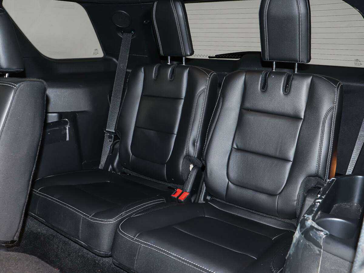Ford Explorer, 2017 Фото №12
