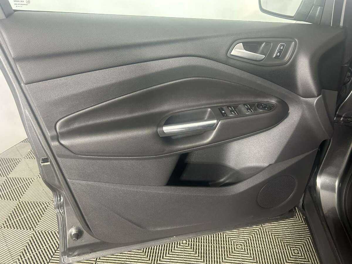 Ford Kuga, 2015 Фото №8