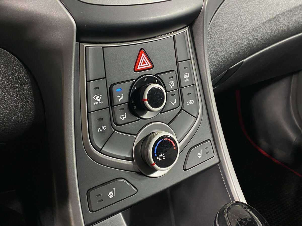 Hyundai Elantra, 2015 Фото №12