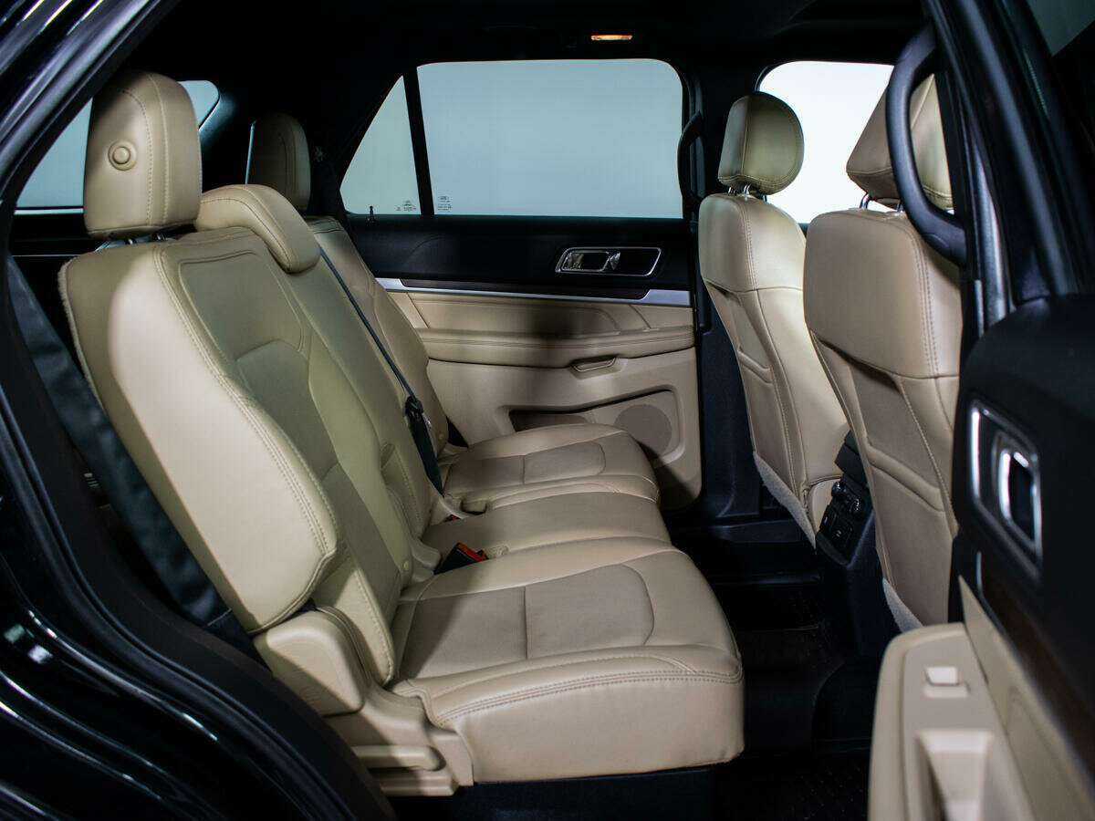Ford Explorer, 2016 Фото №10