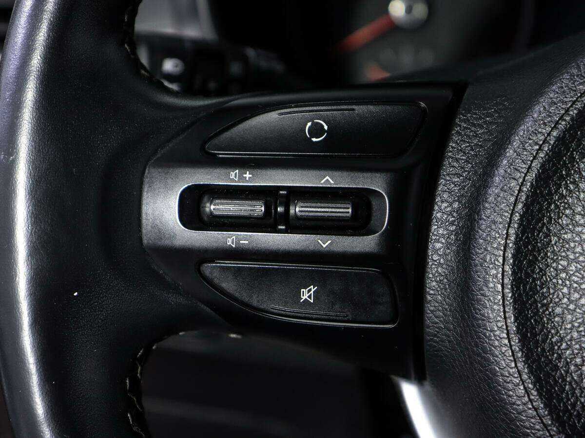 Kia Rio, 2019 Фото №17