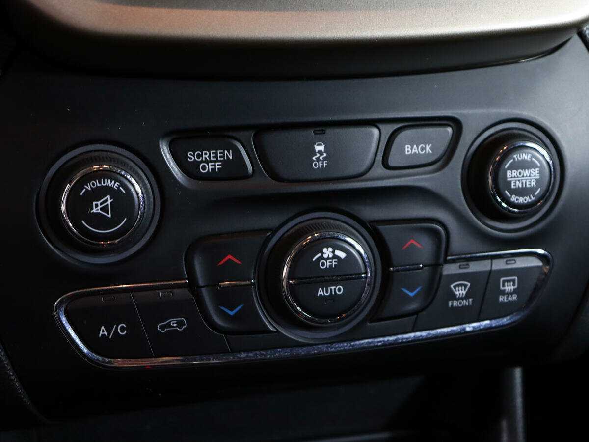 Jeep Cherokee, 2014 Фото №16