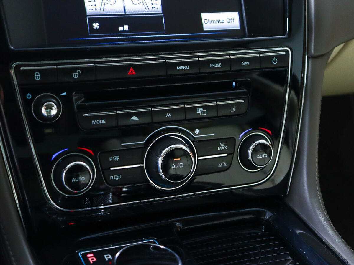 Jaguar XJ, 2012 Фото №22