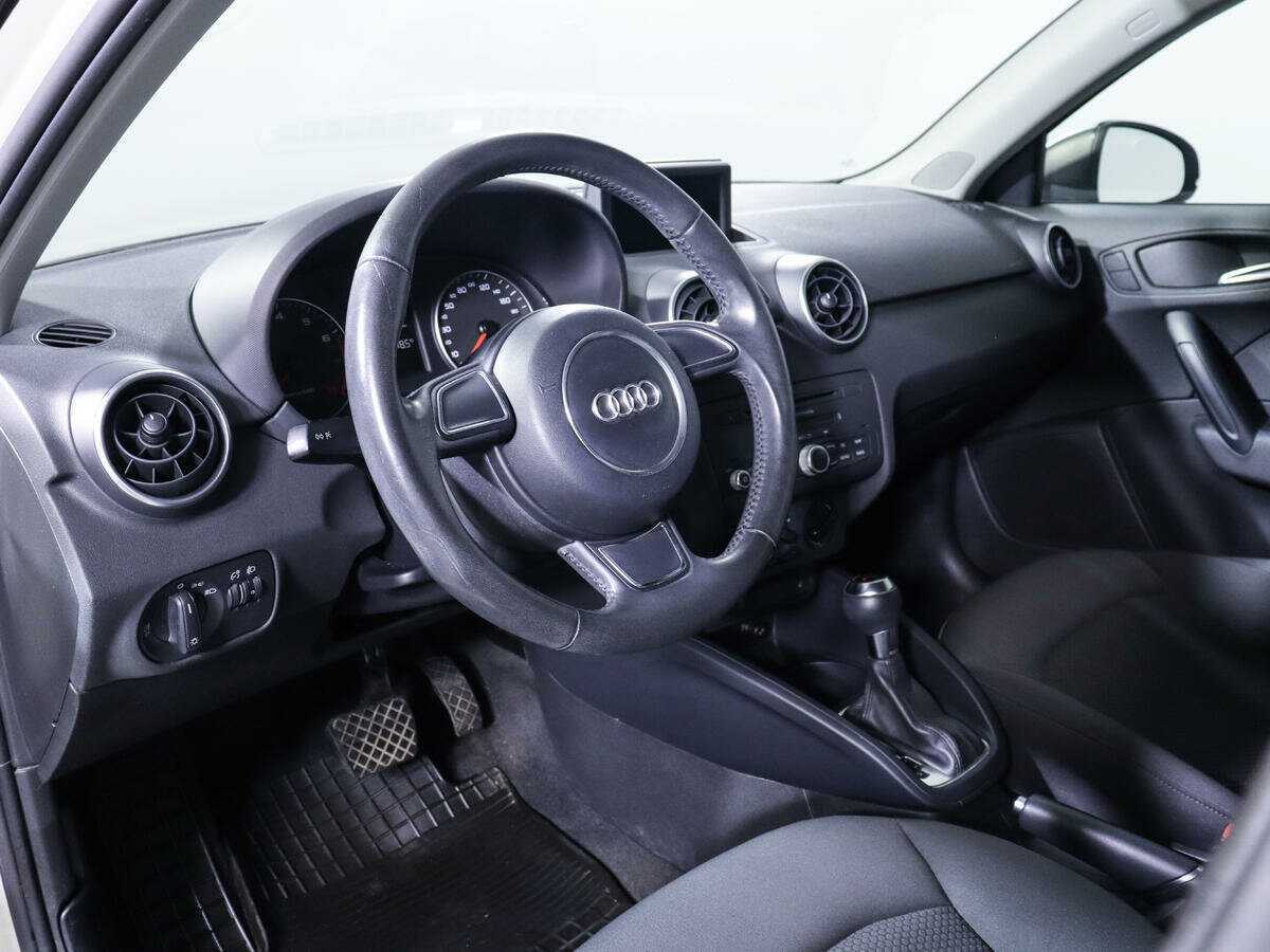 Audi A1 Sportback, 2013 Фото №11