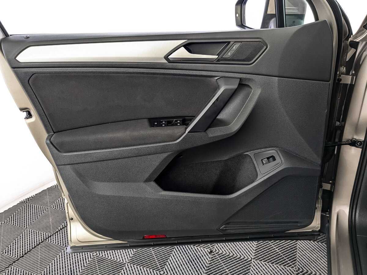 Volkswagen Tiguan, 2019 Фото №15