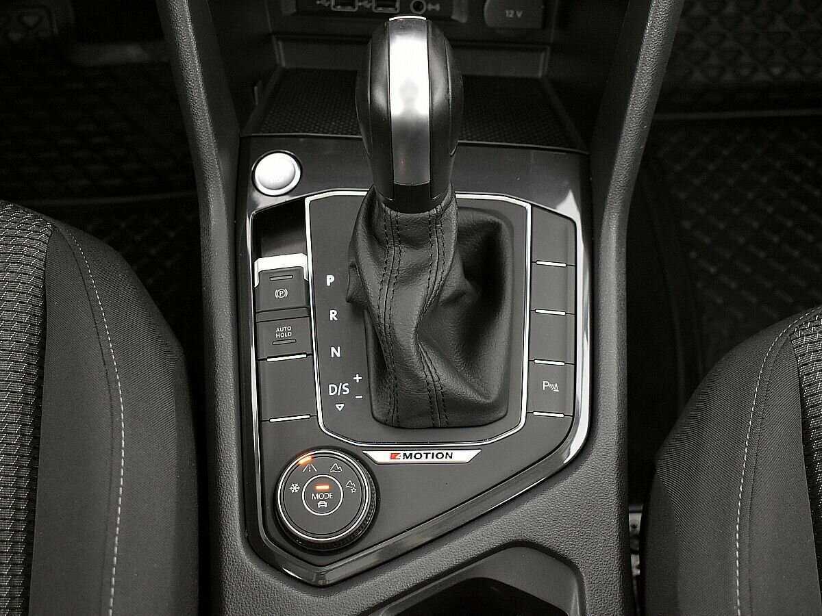 Volkswagen Tiguan, 2020 Фото №16