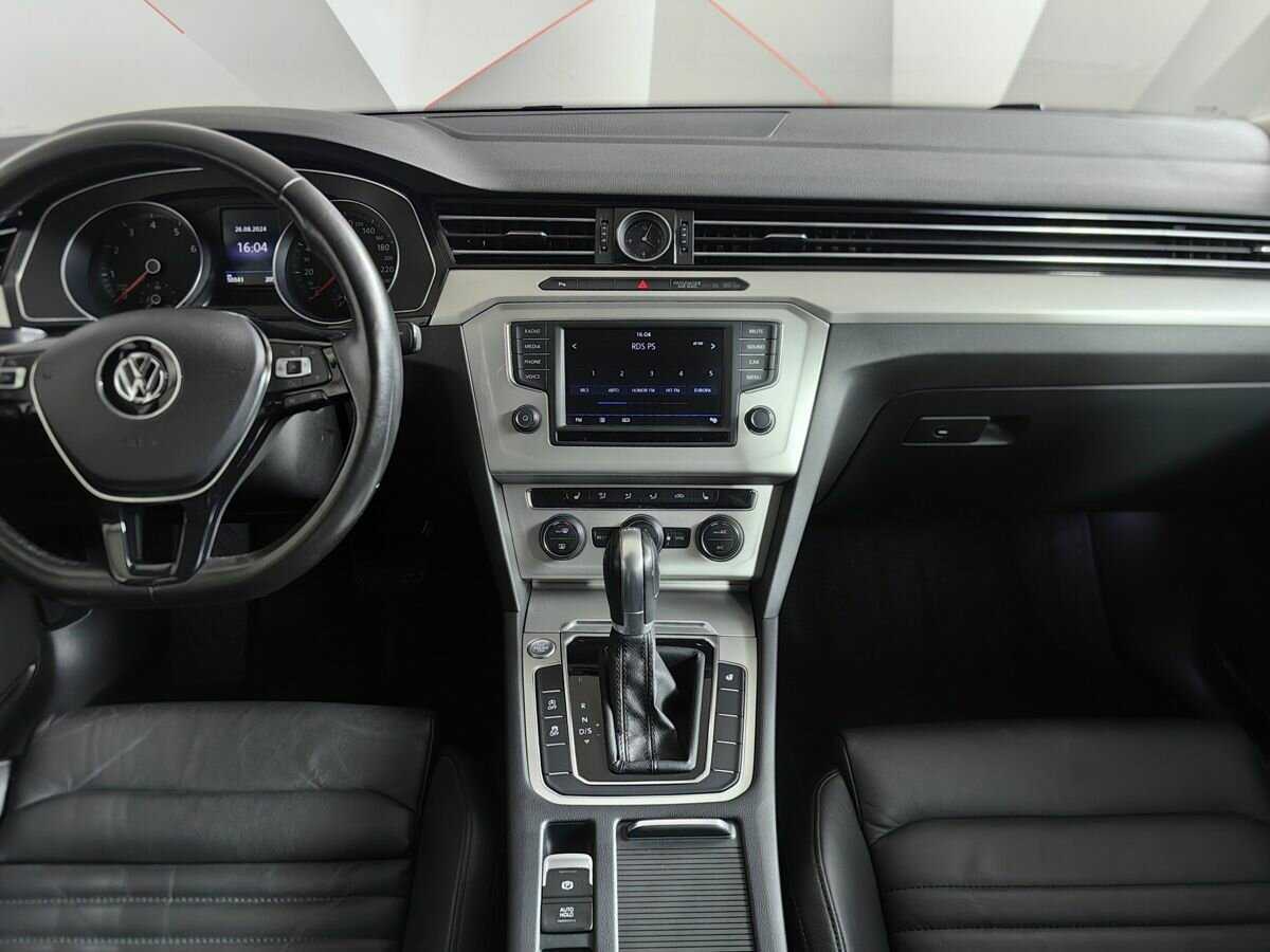 Volkswagen Passat, 2017 Фото №11
