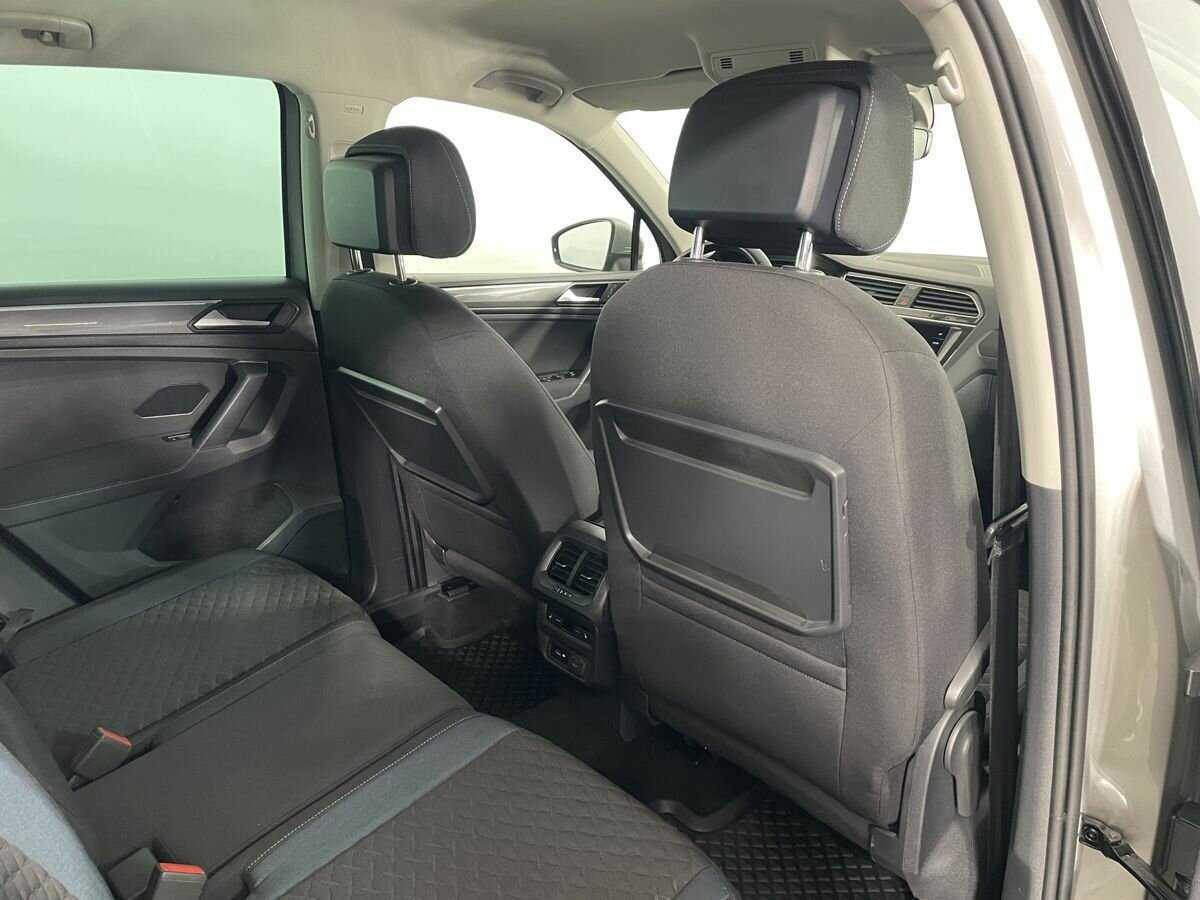 Volkswagen Tiguan, 2019 Фото №16