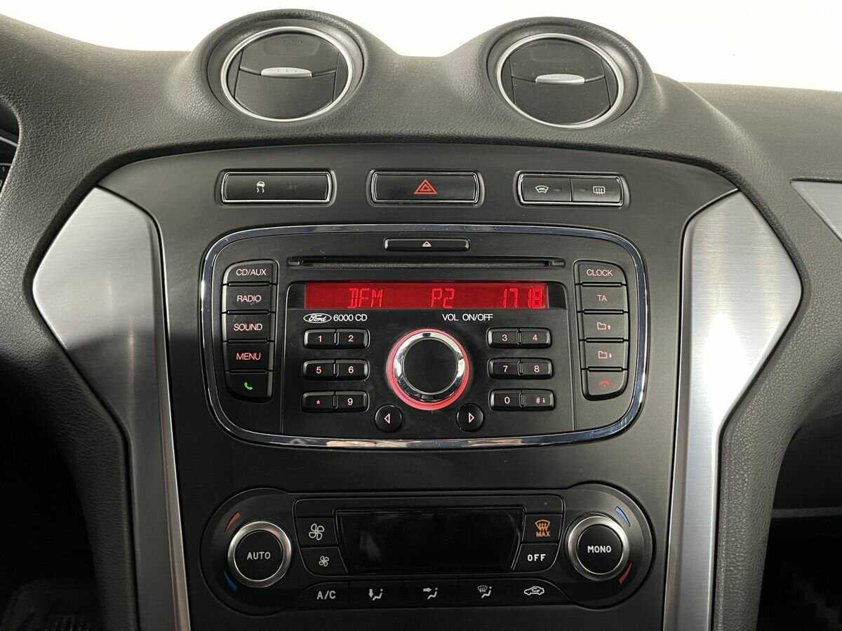 Ford Mondeo, 2012 Фото №12