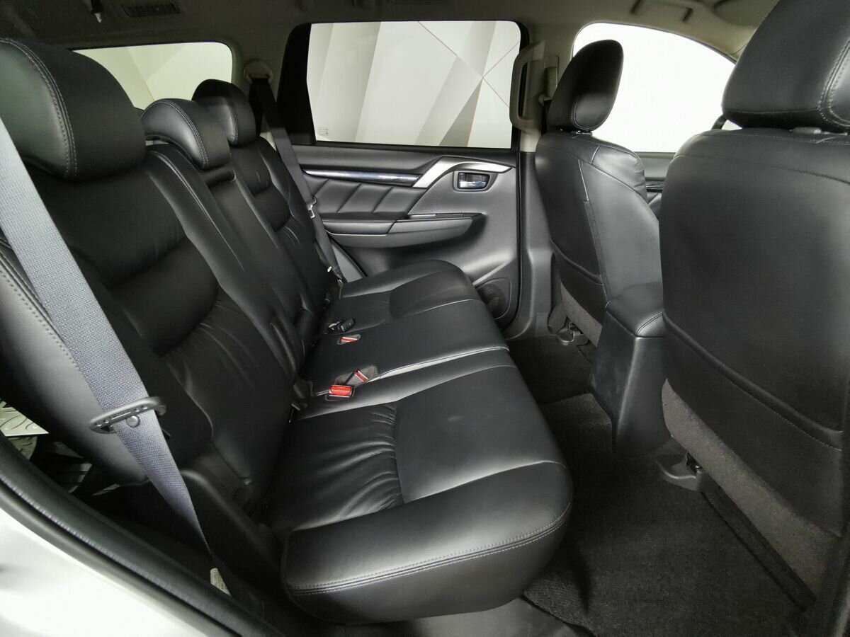 Mitsubishi Pajero Sport, 2017 Фото №12