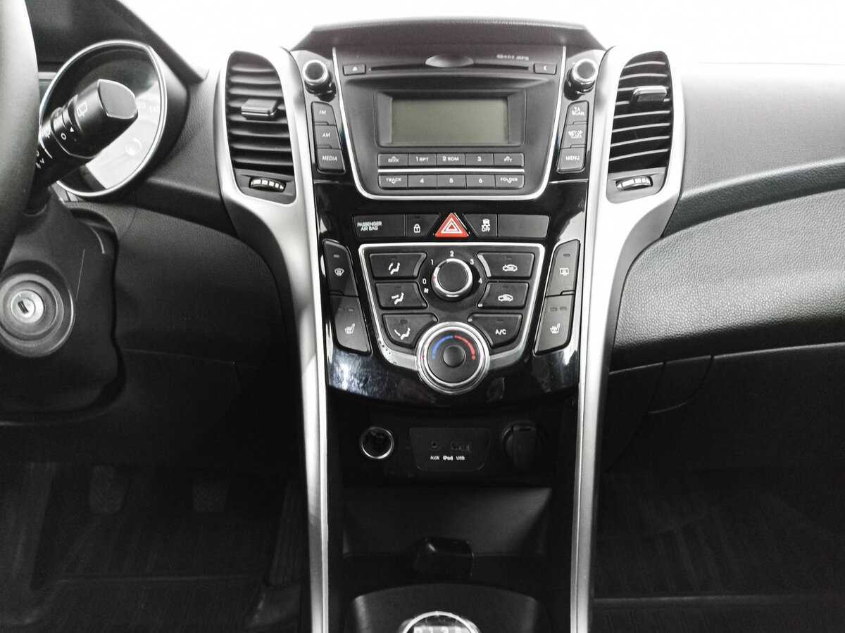 Hyundai i30, 2012 Фото №13