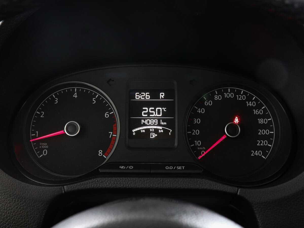 Volkswagen Polo, 2018 Фото №11