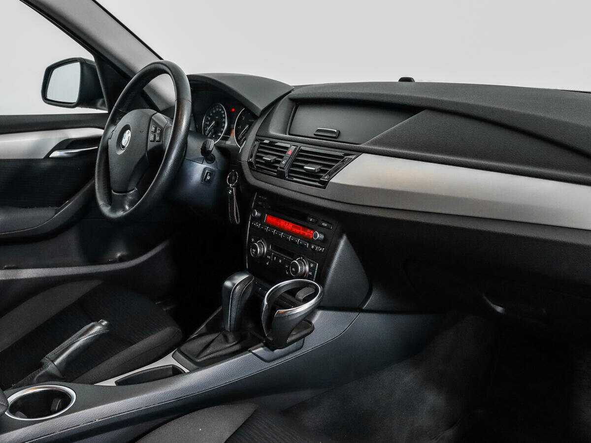 BMW X1 18i, 2014 Фото №12