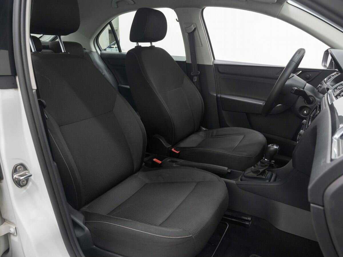 Skoda Rapid, 2015 Фото №12