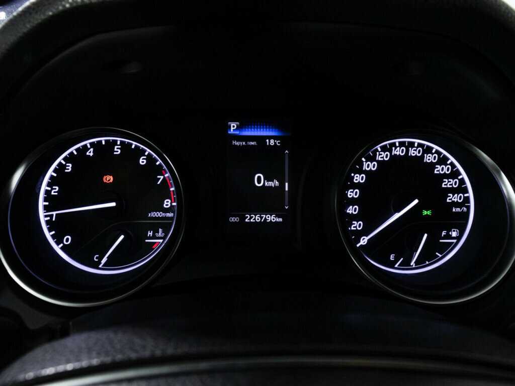 Toyota Camry, 2018 Фото №12