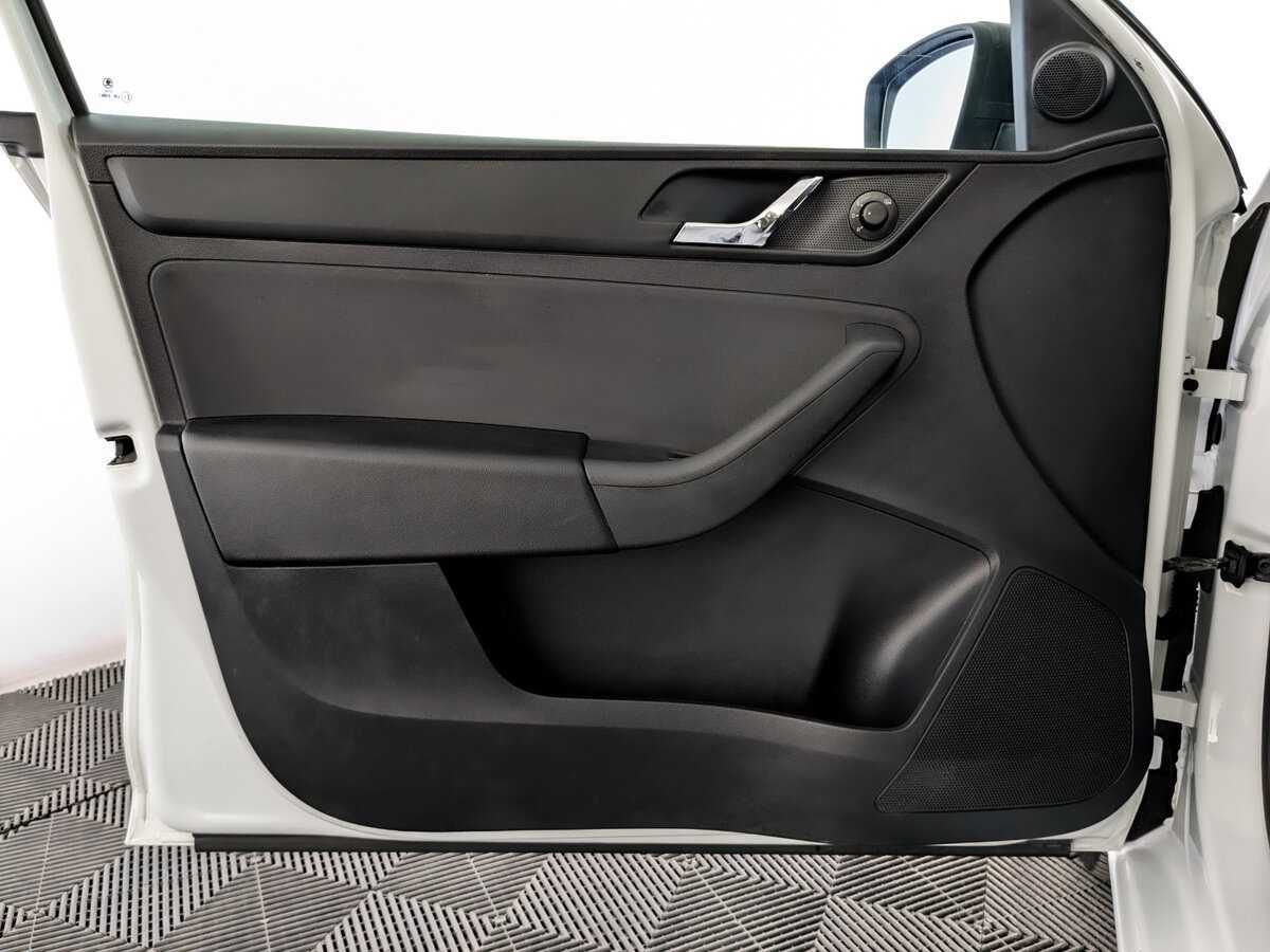 Skoda Rapid, 2017 Фото №19