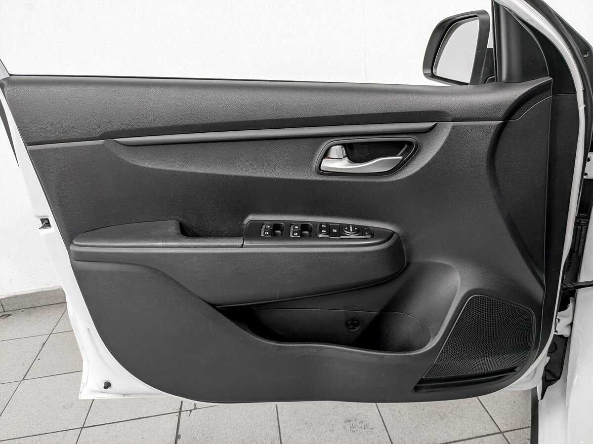 Kia Rio X-Line, 2017 Фото №17