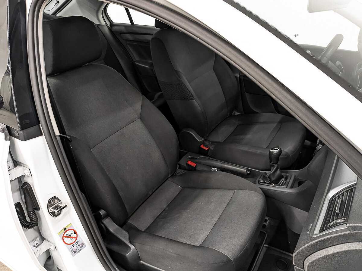 Skoda Rapid, 2017 Фото №19