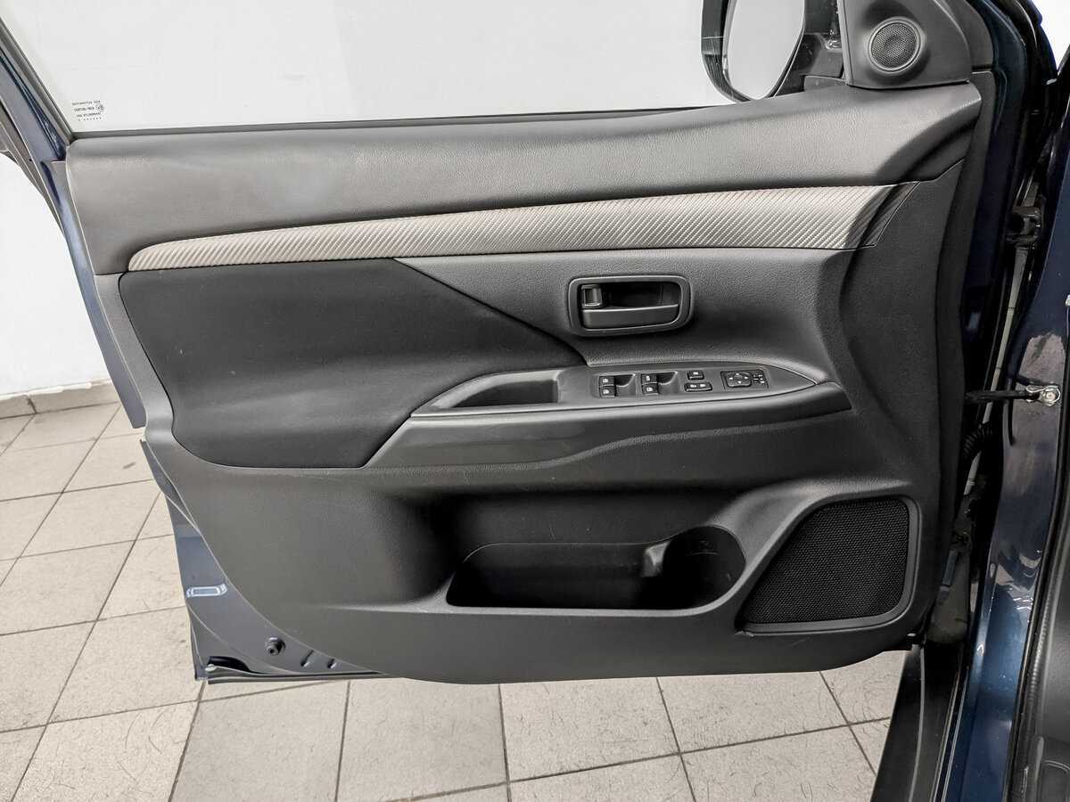 Mitsubishi Outlander, 2017 Фото №19