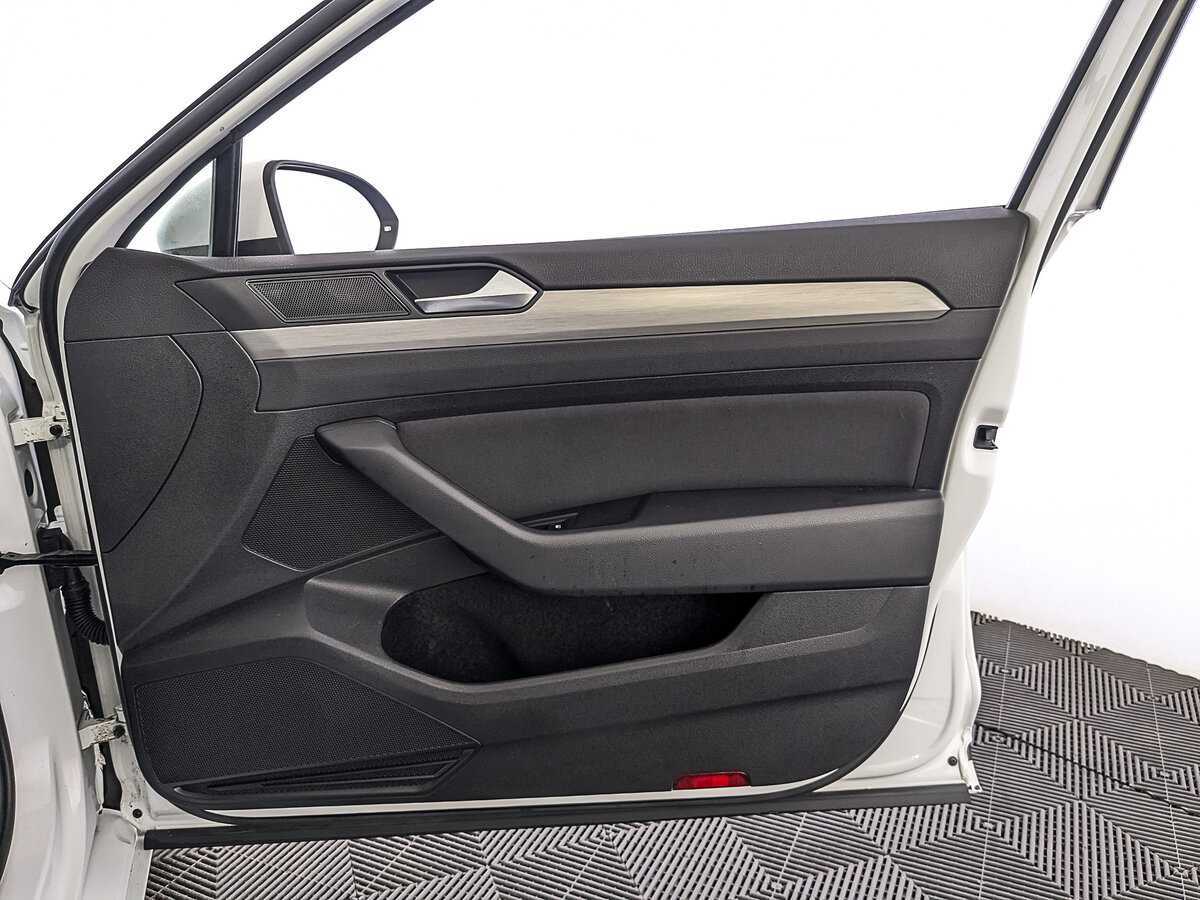 Volkswagen Passat, 2017 Фото №25