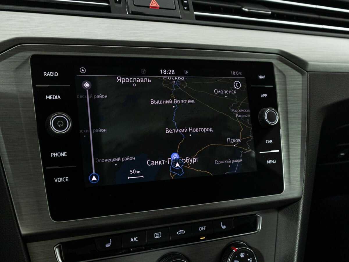 Volkswagen Passat, 2021 Фото №17