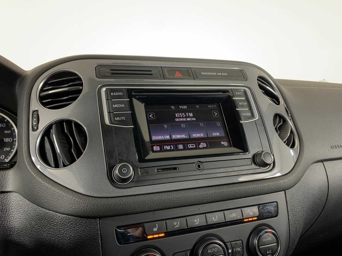 Volkswagen Tiguan, 2015 Фото №16