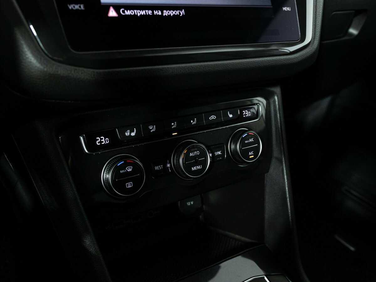 Volkswagen Tiguan, 2020 Фото №17