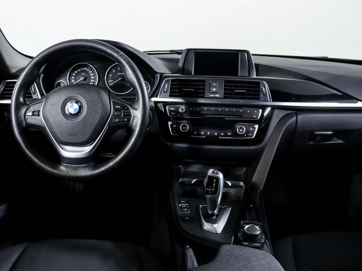 BMW 3 серии 318i, 2016 Фото №12
