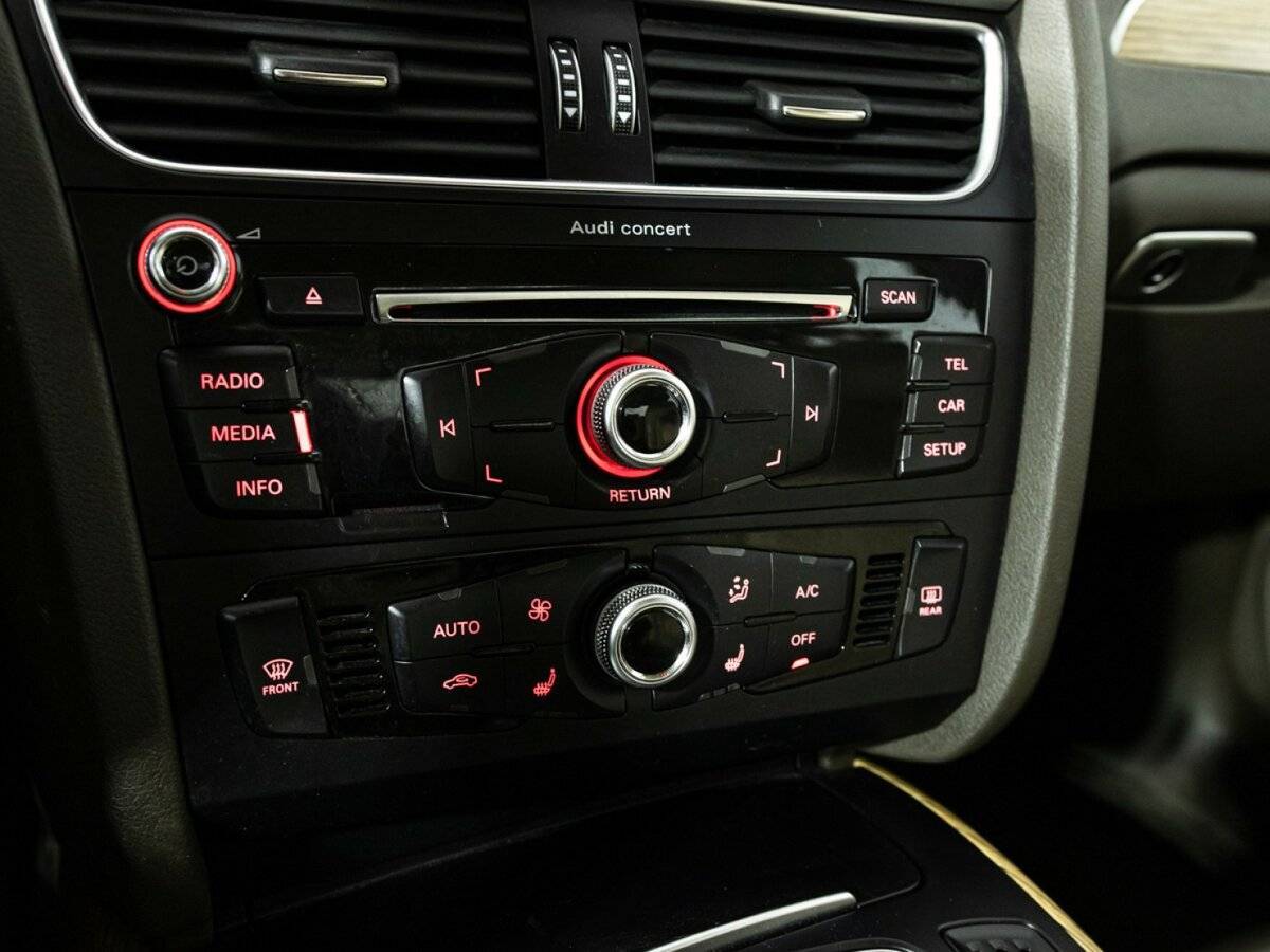 Audi A4, 2015 Фото №16