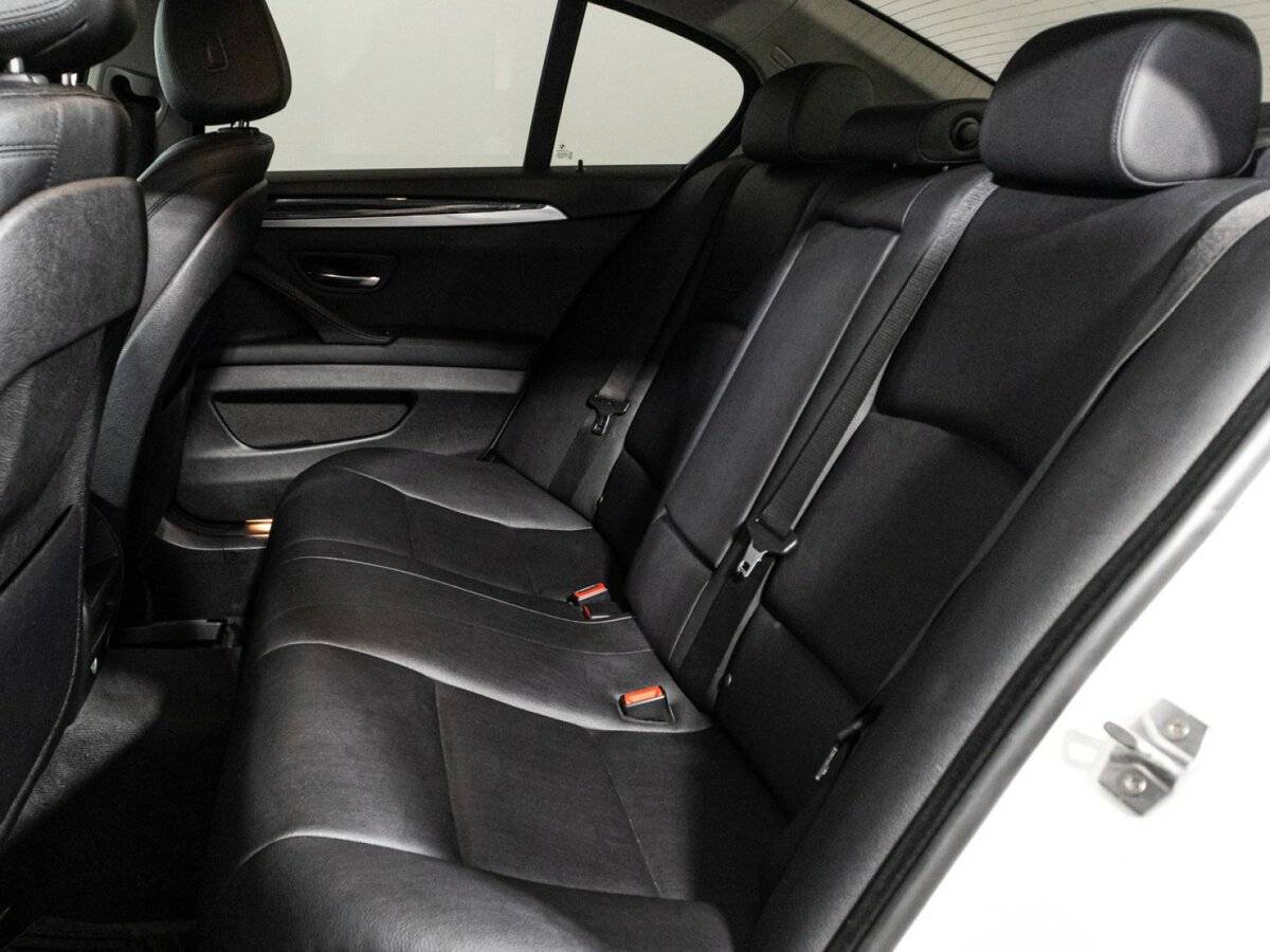 BMW 5 серии 520i, 2014 Фото №10