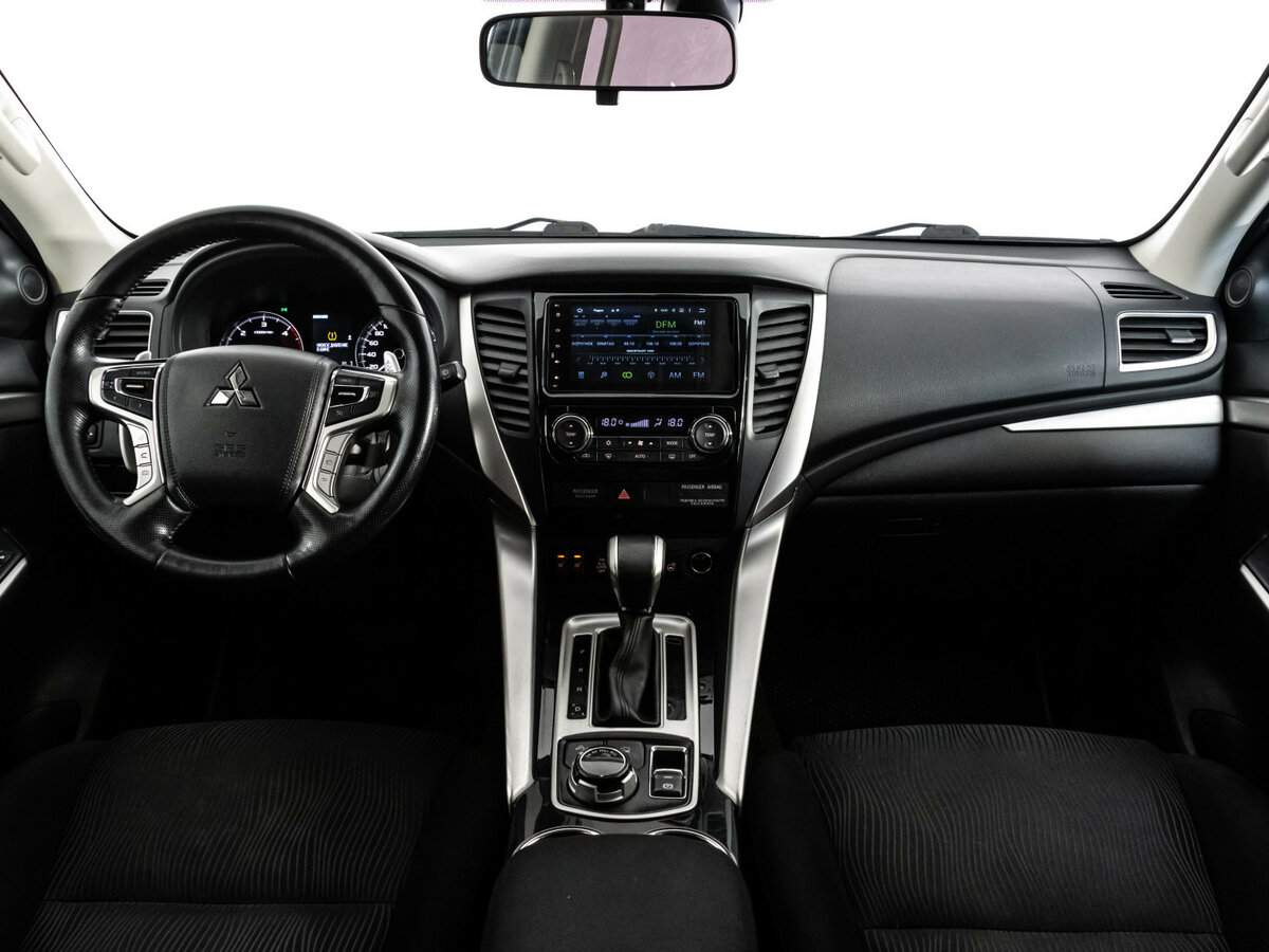 Mitsubishi Pajero Sport, 2017 Фото №10