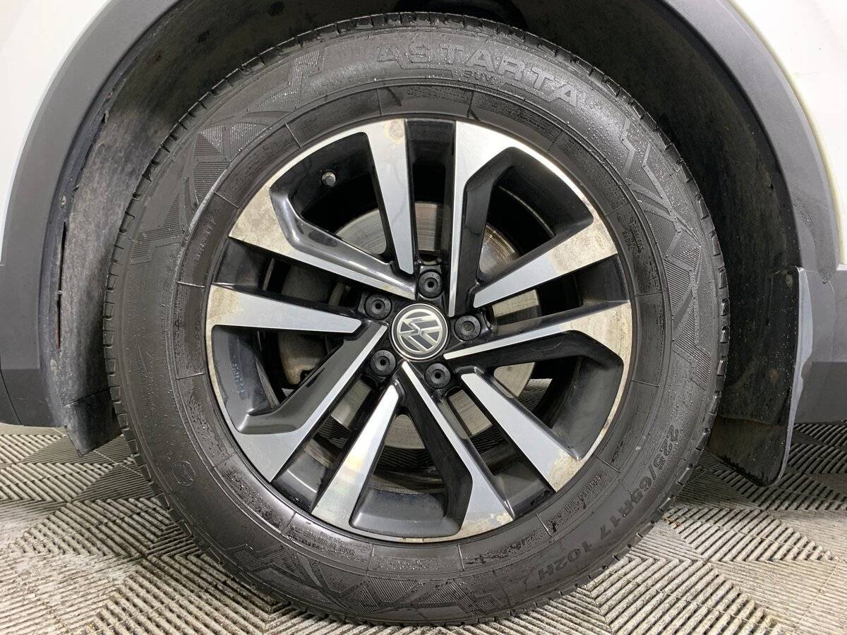 Volkswagen Tiguan, 2019 Фото №9