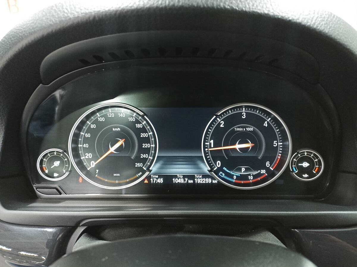 BMW 5 серии 525d xDrive, 2015 Фото №13