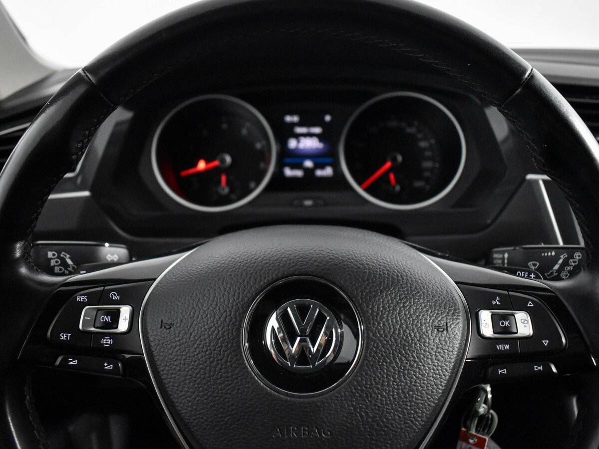 Volkswagen Tiguan, 2019 Фото №18