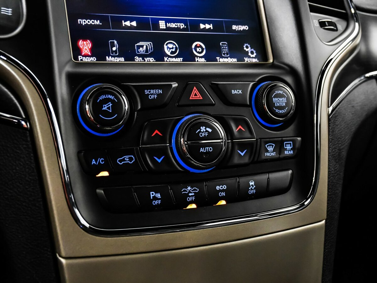 Jeep Grand Cherokee IV (WK2) Рестайлинг, 2013 Фото №19