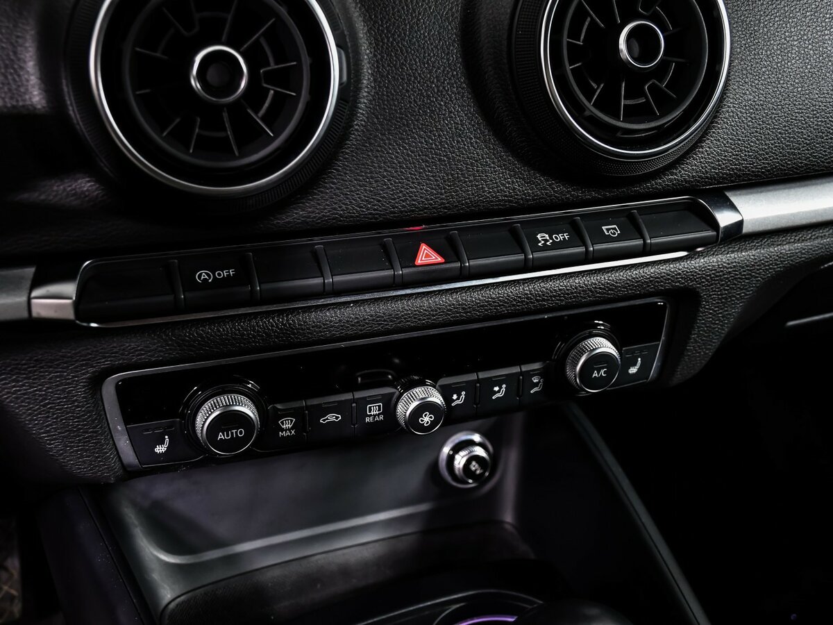Audi A3 III (8V) Рестайлинг, 2019 Фото №16