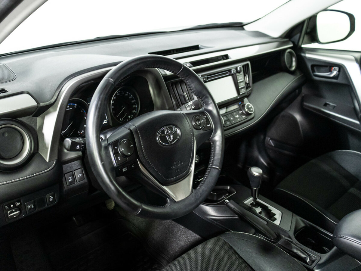 Toyota RAV4 IV (XA40) Рестайлинг, 2016 Фото №11