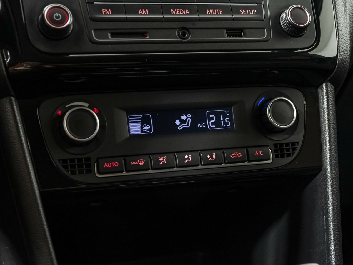 Volkswagen Polo V Рестайлинг, 2018 Фото №13