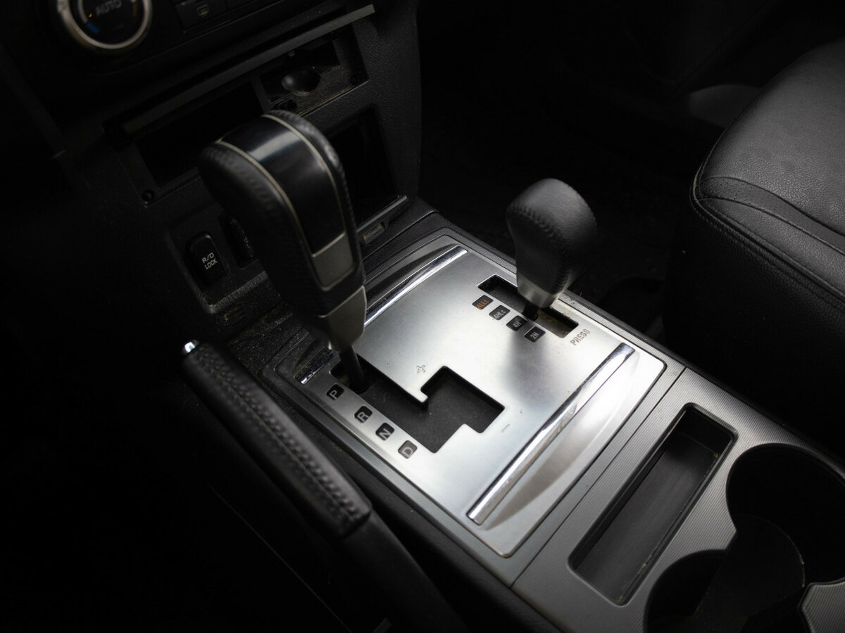 Mitsubishi Pajero IV Рестайлинг 1, 2013 Фото №12