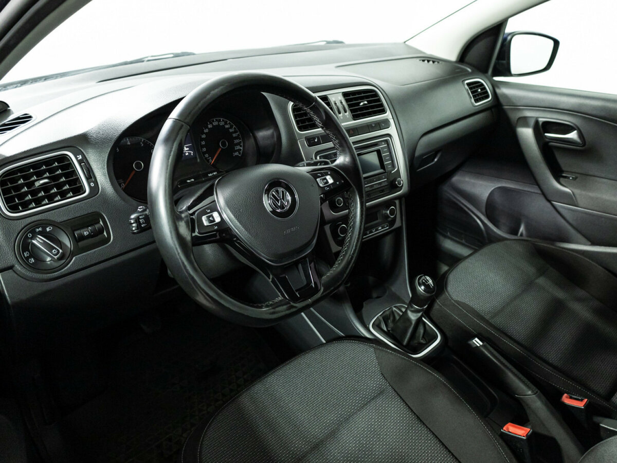 Volkswagen Polo V Рестайлинг, 2016 Фото №11