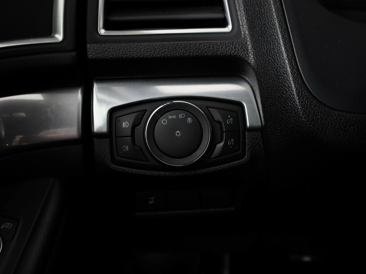 Ford Explorer V Рестайлинг, 2015 Фото №17